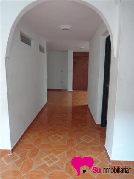 Casa-local Foto 1