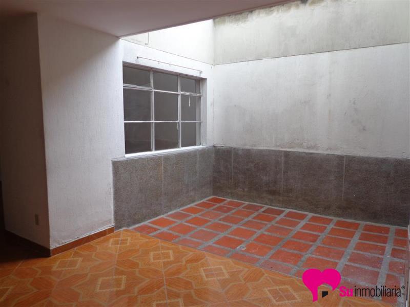 Casa-local Foto 1