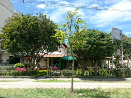 Casa-local Foto 1