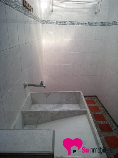 Casa-local Foto 1