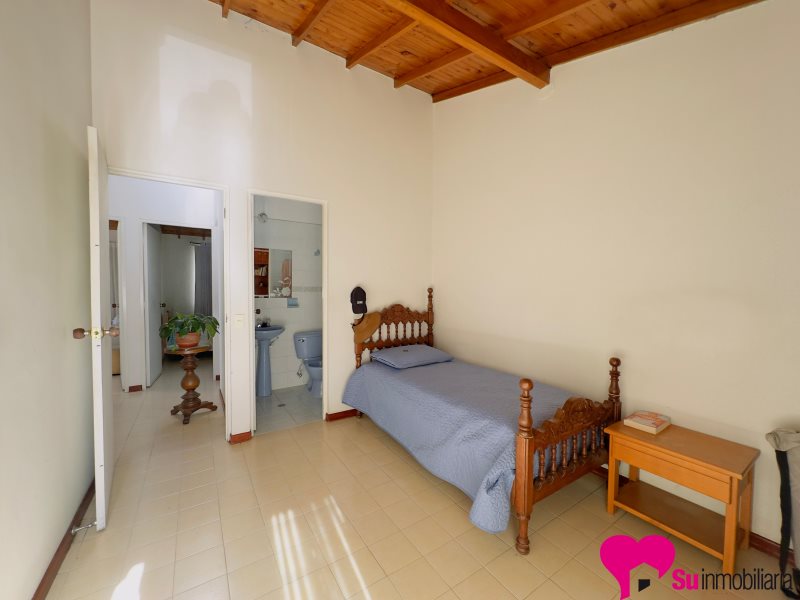 Casa-local Foto 1