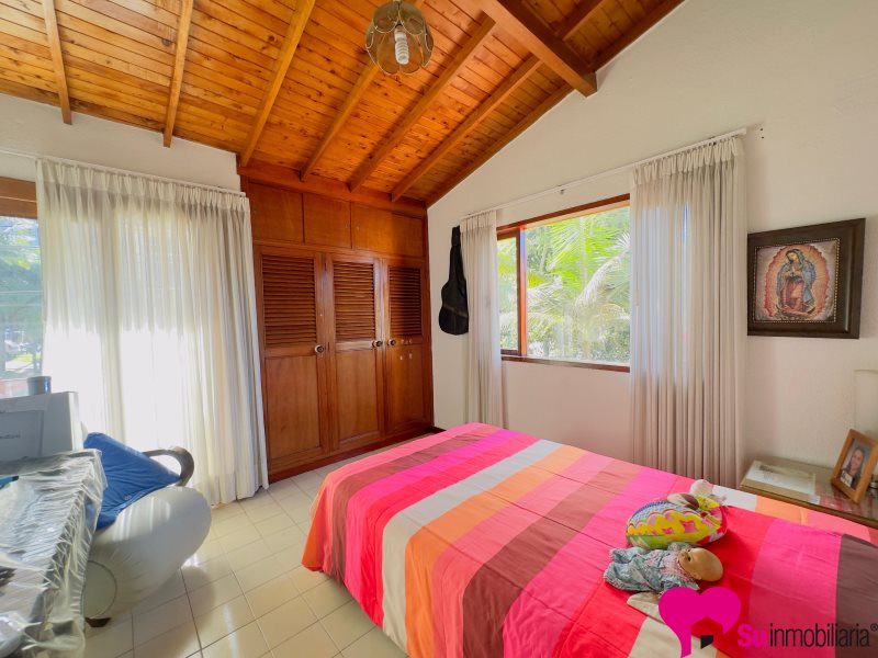 Casa-local Foto 1