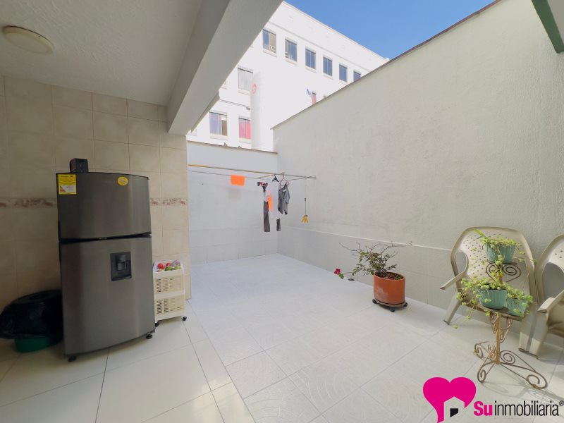Casa-local Foto 1