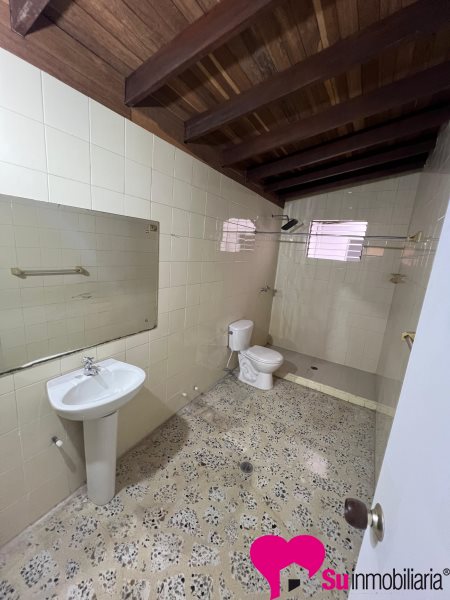 Casa-local Foto 1