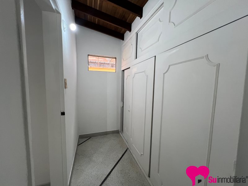 Casa-local Foto 1