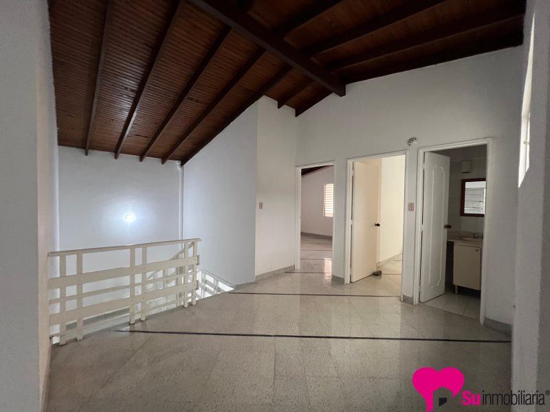Casa-local Foto 1