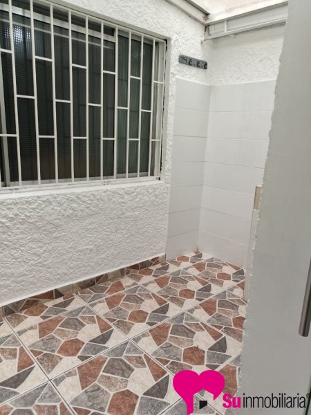 Casa-local Foto 1