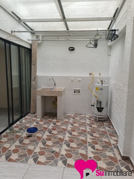 Casa-local Foto 1