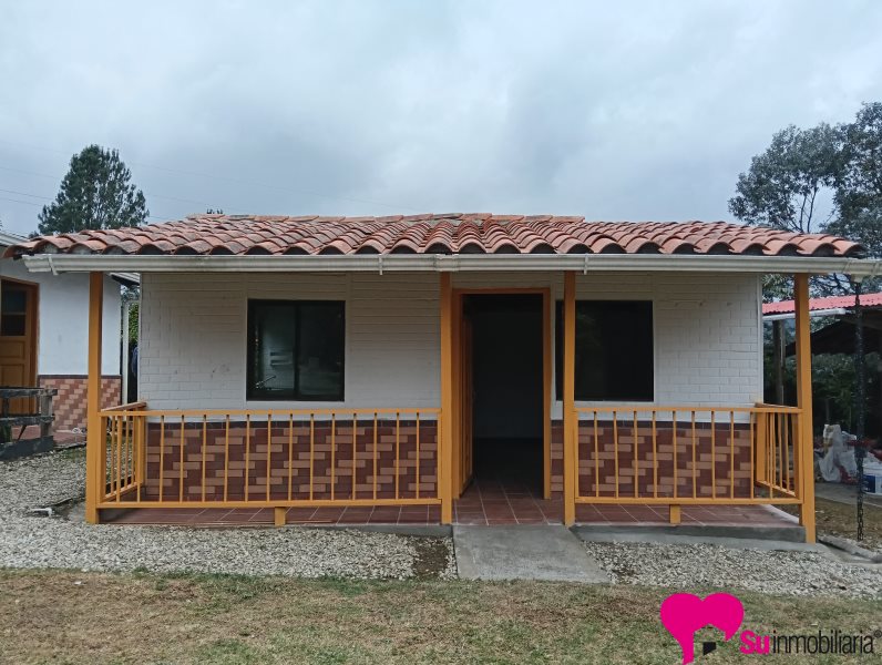 Casa-Finca en Ambos en Medellín - 10856 Suramericana de arrendamientos