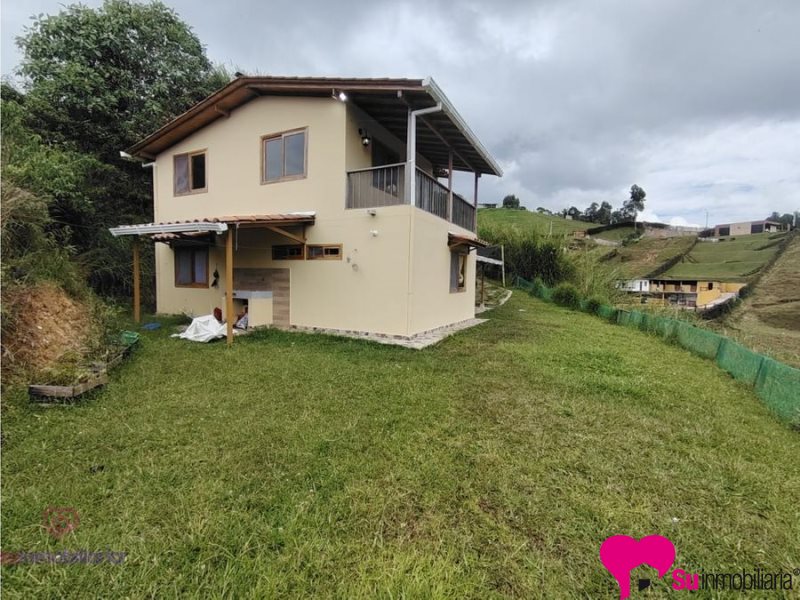 Finca en Arriendo en MARINILLA - 11350 Suramericana de arrendamientos