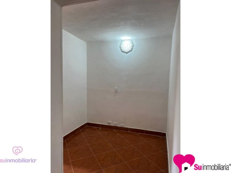 Casa-local Foto 1