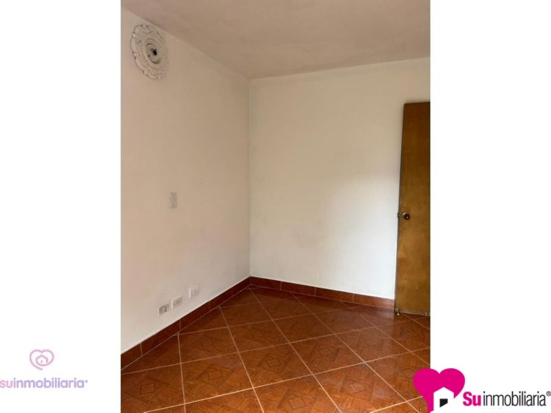 Casa-local Foto 1