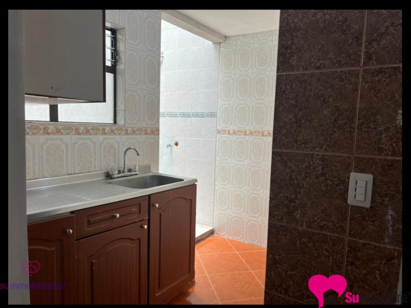 Casa-local Foto 1