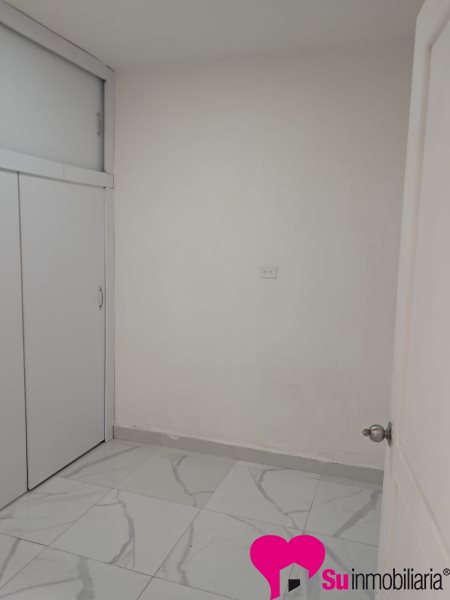Casa-local Foto 1