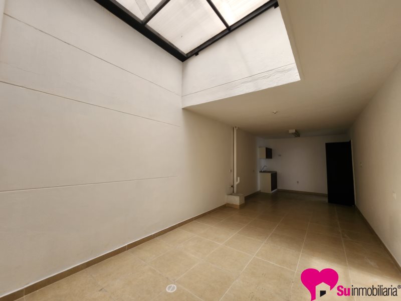 Casa-local Foto 1