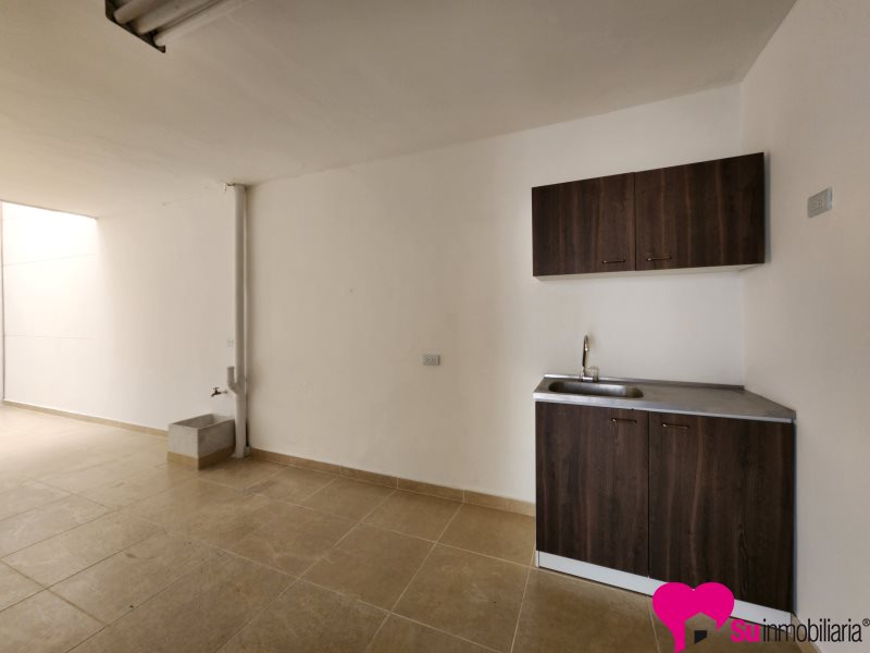Casa-local Foto 1