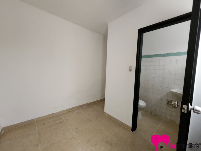 Casa-local Foto 1