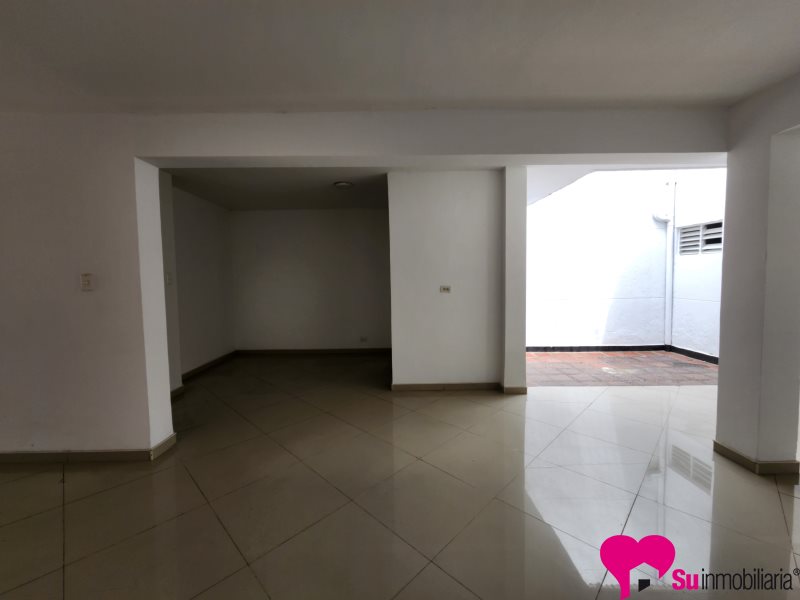 Casa-local Foto 1