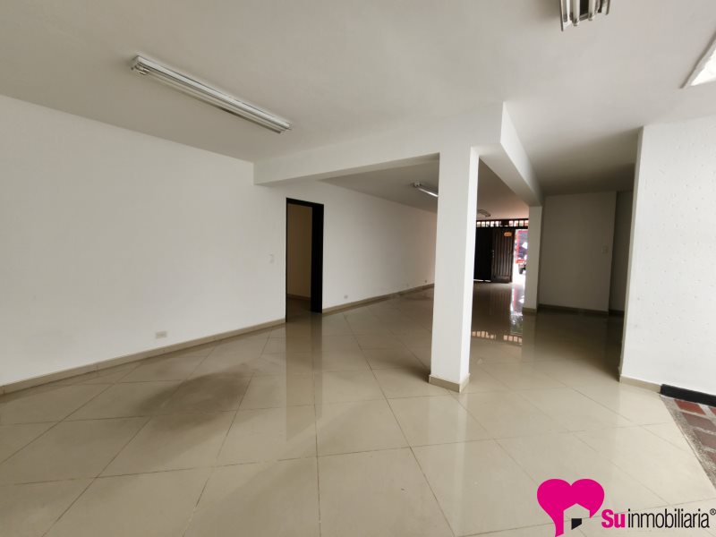 Casa-local Foto 1