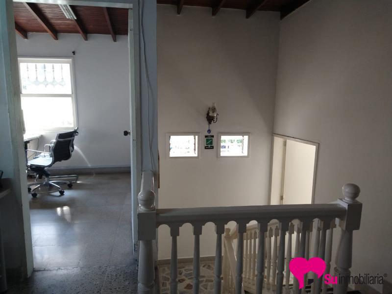 Casa-local Foto 1