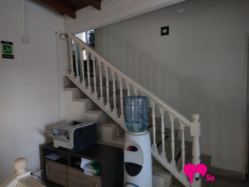 Casa-local Foto 1