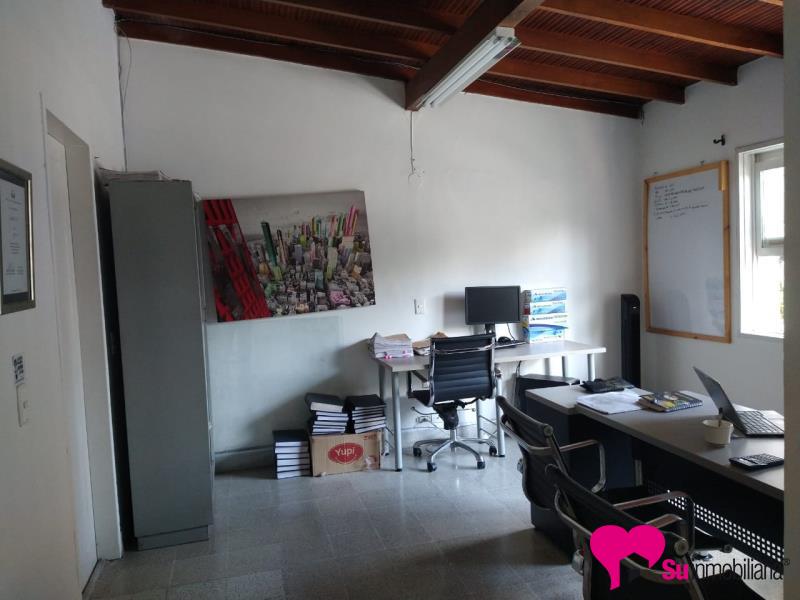 Casa-local Foto 1